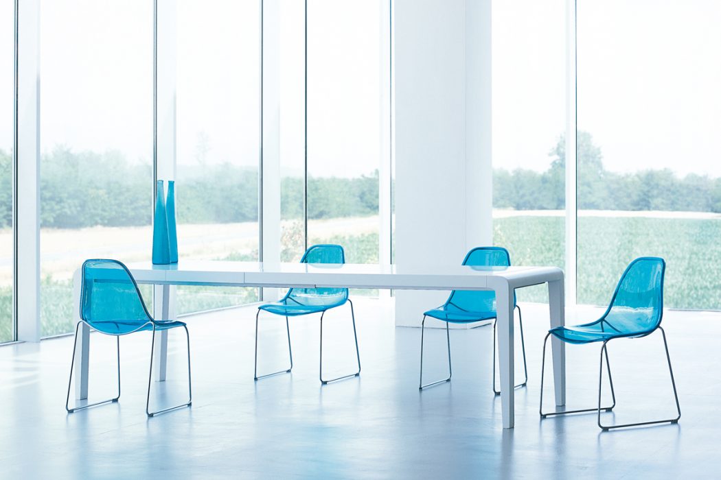 Pedrali Stühle i transparentem Blau